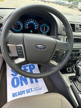 Used 2010 Ford Fusion SEL image 16