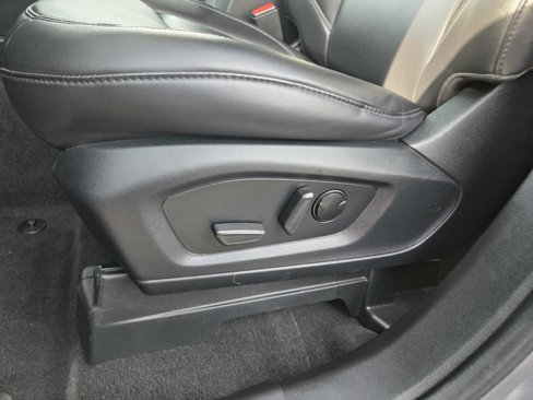 Used 2023 Ford Explorer XLT w/ Equipment Group 202A image 24