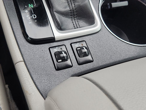 Used 2015 Toyota Highlander XLE image 31