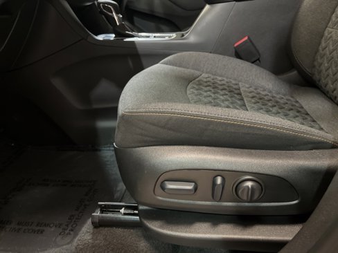 Used 2024 Chevrolet Equinox LT image 11