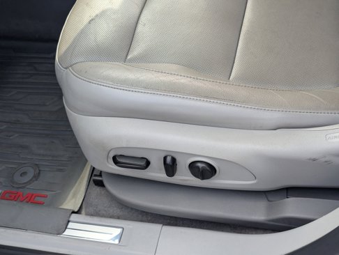 Used 2019 GMC Acadia SLT w/ LPO, Floor Liner Package image 20