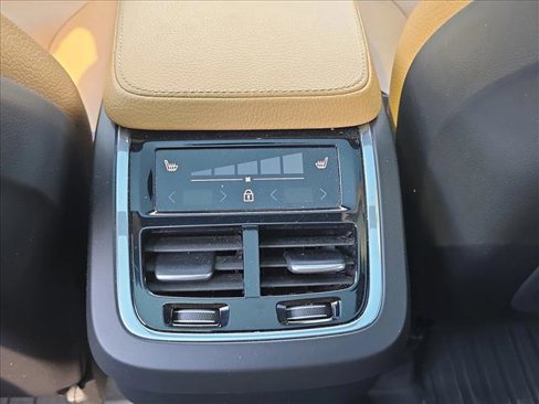 Used 2019 Volvo XC90 T6 Momentum image 17