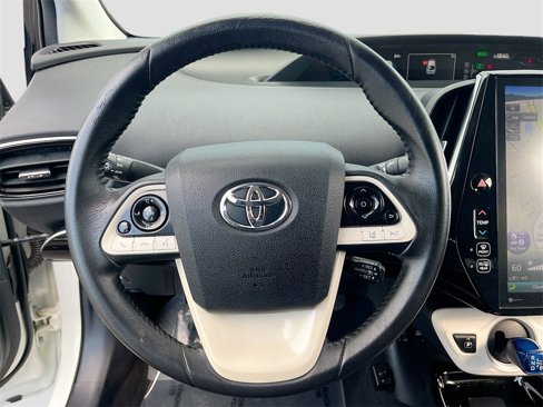 Used 2017 Toyota Prius Prime Premium image 11