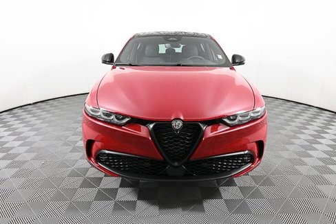 New 2024 Alfa Romeo Tonale Veloce image 2