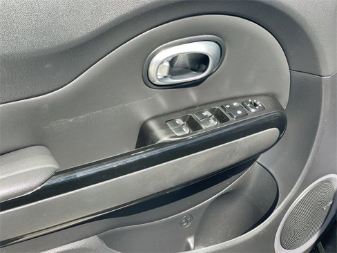 Used 2015 Kia Soul + image 12