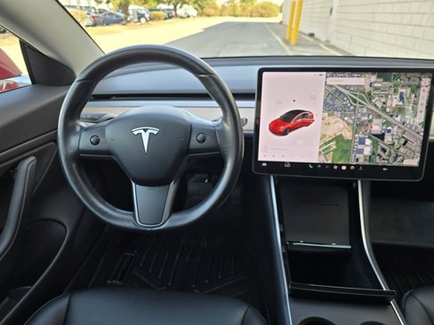 Used 2018 Tesla Model 3 Long Range image 23
