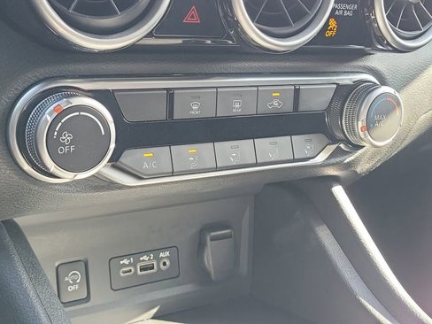 Used 2024 Nissan Sentra SV image 31