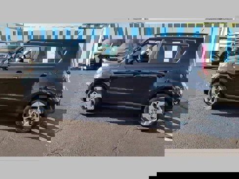 Used 2018 Kia Soul image 17