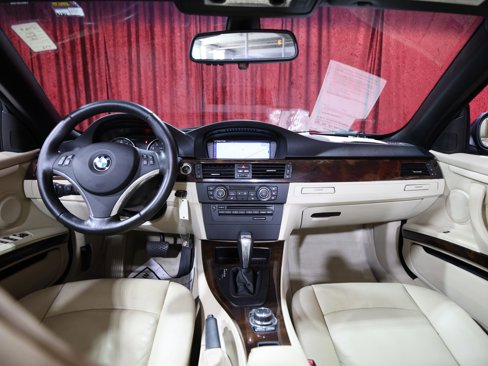Used 2011 BMW 328i Convertible image 17