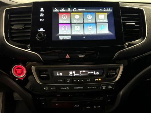 Used 2021 Honda Pilot Touring image 17