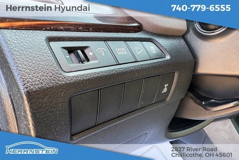 Used 2017 Hyundai Santa Fe SE image 17