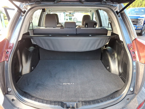 Used 2015 Toyota RAV4 LE image 27