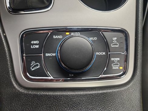 Used 2018 Jeep Grand Cherokee Overland image 20