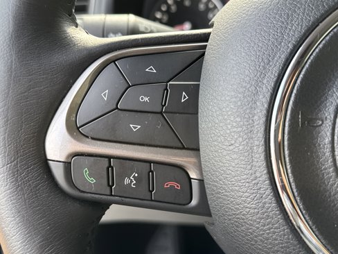 Used 2022 Jeep Renegade Limited image 29