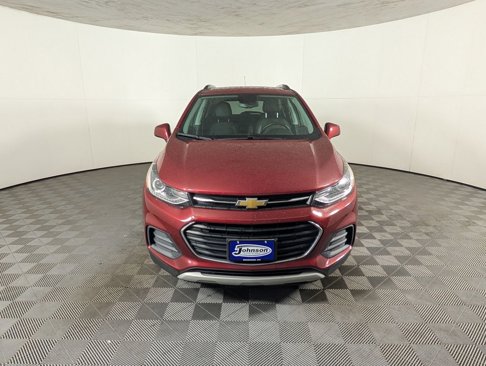 Certified 2022 Chevrolet Trax LT w/ LT Convenience Package image 2