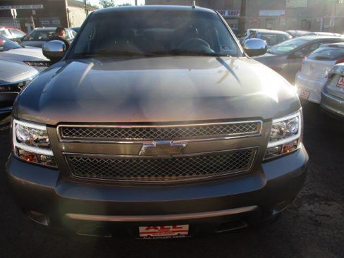 Used 2008 Chevrolet Suburban LT w/ LT Preferred Equipment Group image 2