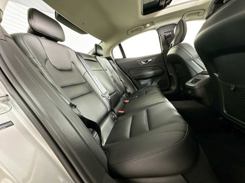 Certified 2025 Volvo S60 B5 Core image 24