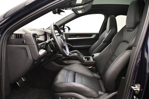 Certified 2024 Porsche Cayenne S image 5
