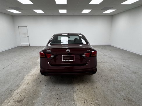 Used 2023 Nissan Altima 2.5 SV image 6