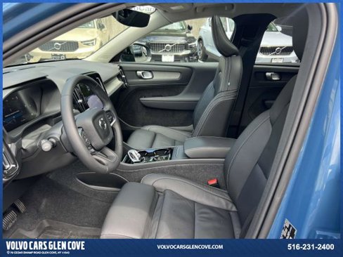 Certified 2023 Volvo XC40 B5 Plus w/ Protection Package Premier image 15
