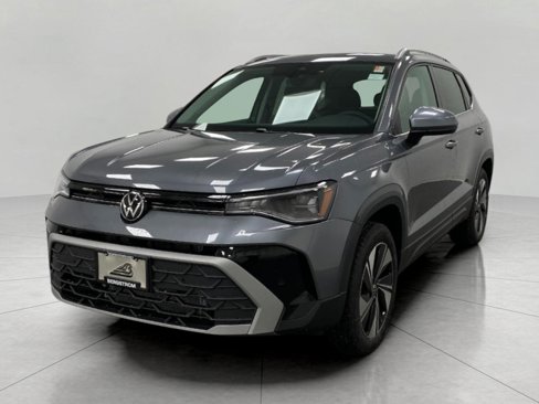 New 2025 Volkswagen Taos SE image 13