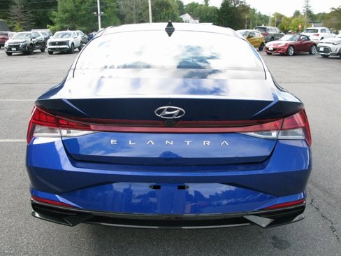 Used 2022 Hyundai Elantra SEL w/ Convenience + Premium Package image 5