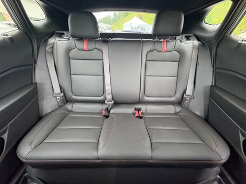 New 2025 Chevrolet Trax RS w/ Sunroof Package image 35