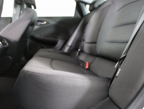 Used 2020 Chevrolet Malibu LT image 2