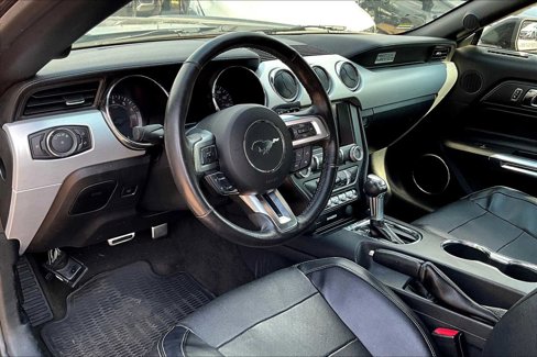 Used 2016 Ford Mustang Premium image 13