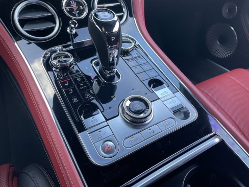Used 2023 Bentley Continental GT Azure image 19
