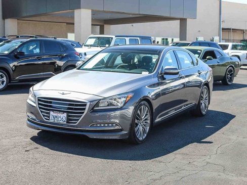 Used 2015 Hyundai Genesis 5.0 image 3