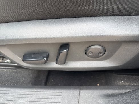 Used 2021 Nissan Rogue SV image 12