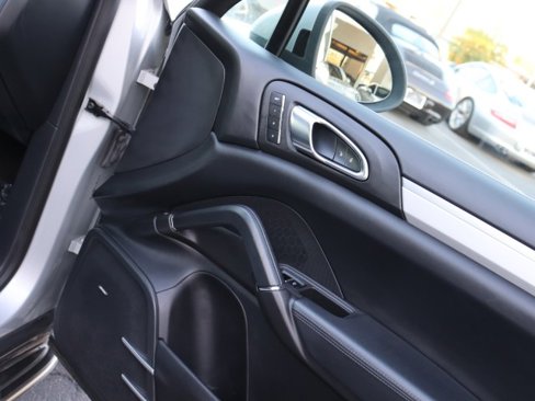 Used 2013 Porsche Cayenne Turbo image 50
