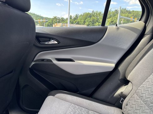 Used 2022 Chevrolet Equinox LS w/ LS Convenience Package image 29