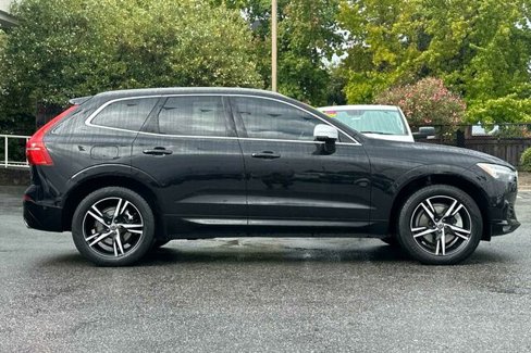 Used 2018 Volvo XC60 T6 R-Design w/ Convenience Package image 3