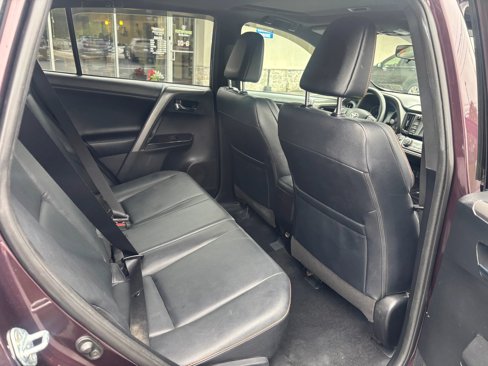 Used 2017 Toyota RAV4 SE image 9