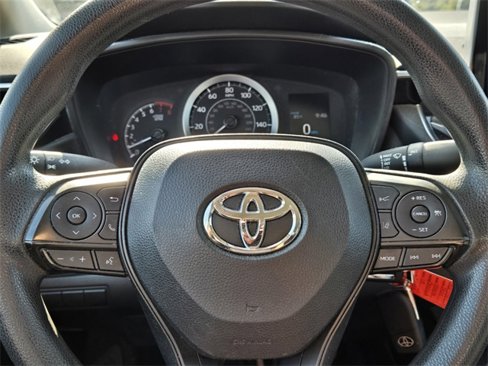 Used 2021 Toyota Corolla LE image 24