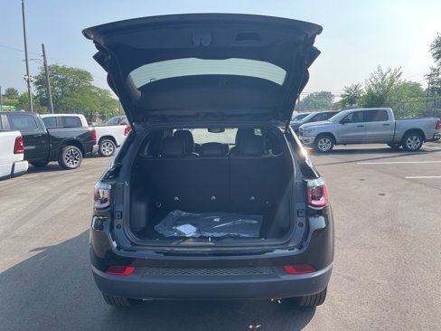 New 2025 Jeep Compass Limited image 6