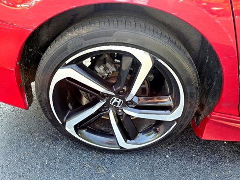 Used 2018 Honda Accord Sport image 11
