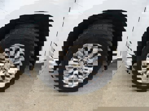 Used 2021 Chevrolet Silverado 1500 Custom image 3