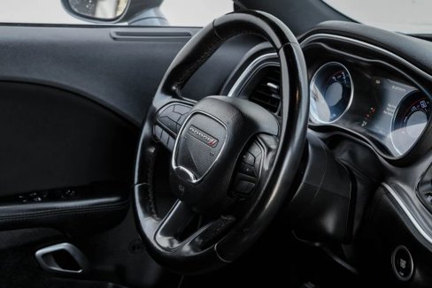 Used 2019 Dodge Challenger SXT image 15