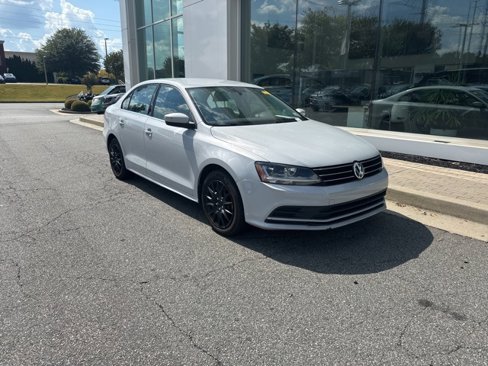 Used 2017 Volkswagen Jetta S image 2