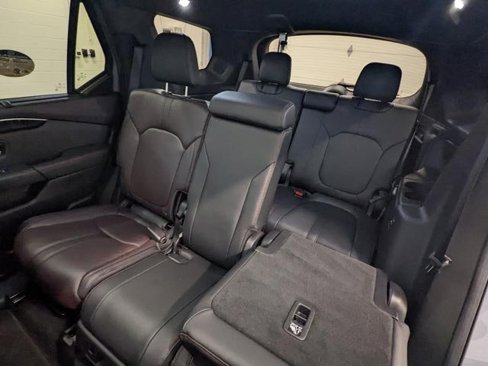Certified 2025 Honda Pilot Black Edition image 31