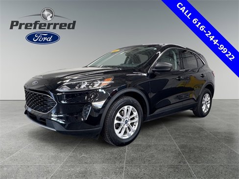 Used 2022 Ford Escape SE w/ Cold Weather Package image 2