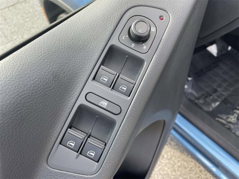 Used 2017 Volkswagen Tiguan Limited image 10
