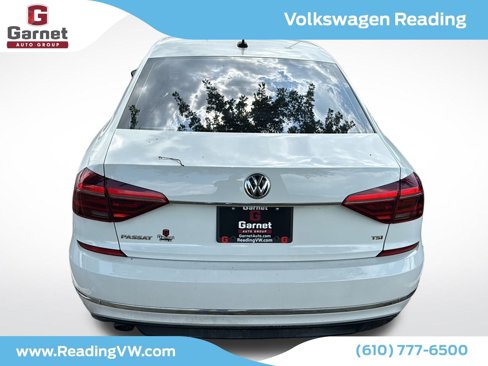 Used 2017 Volkswagen Passat 1.8T R-Line w/ R-Line Lighting Package image 5