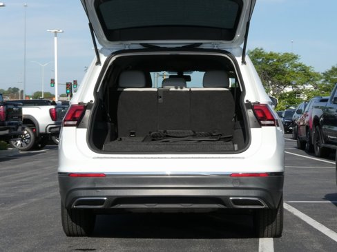 Used 2020 Volkswagen Tiguan SE image 23