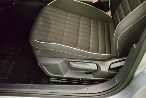 Used 2023 Volkswagen Jetta Sport image 25