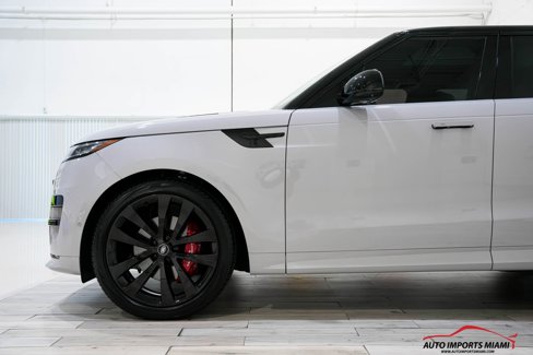 Used 2024 Land Rover Range Rover Sport Dynamic SE image 14