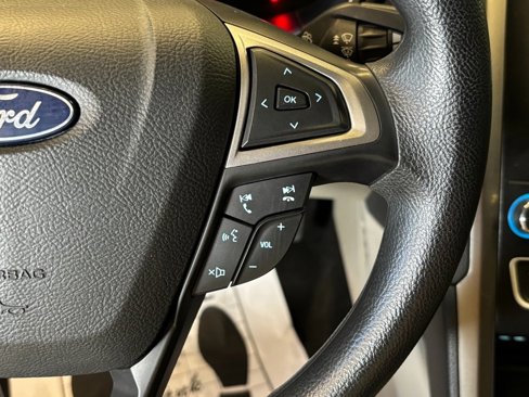 Used 2019 Ford Fusion SE image 11